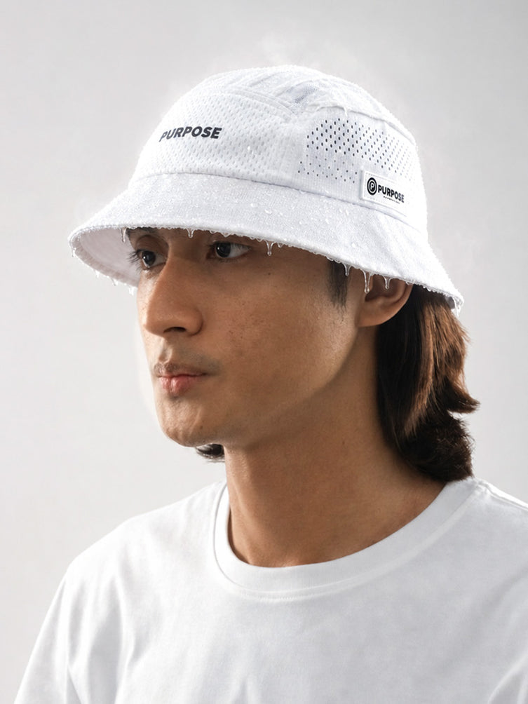 PURPOSE bucket hat glaciar con ULTRA COOL TECH blanco hielo